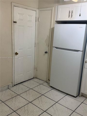 1400 NE 191st St 222, Miami, FL 33179