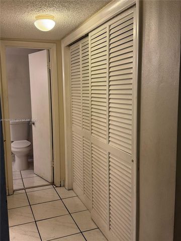 1400 NE 191st St 222, Miami, FL 33179