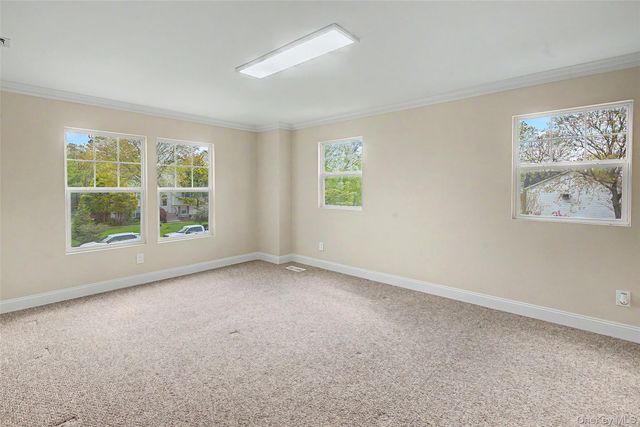 6 Lyons Lane, Coram, NY 11727