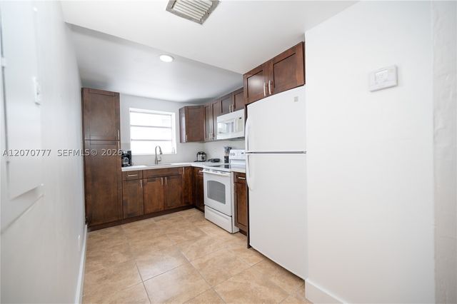 500 NE 26th St 2C, Miami, FL 33137