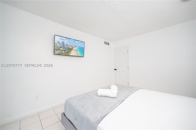 500 NE 26th St 2C, Miami, FL 33137