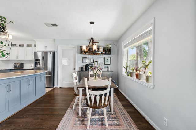 5230 Saxon Drive, Houston, TX 77092