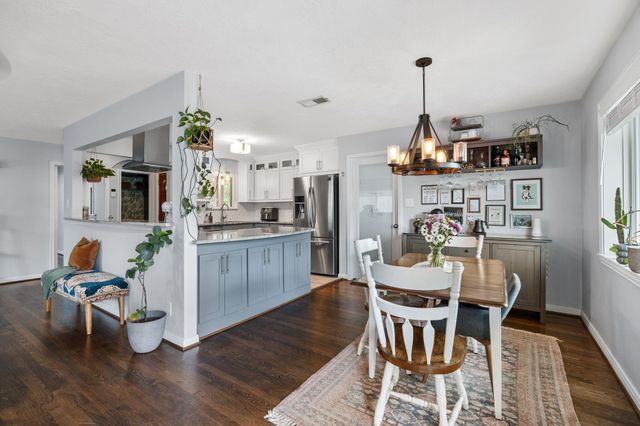 5230 Saxon Drive, Houston, TX 77092