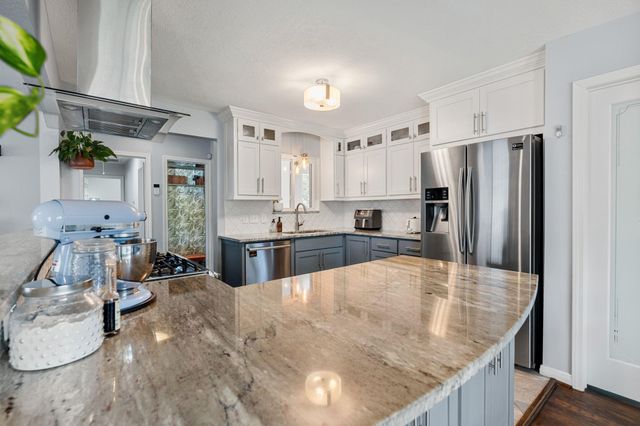 5230 Saxon Drive, Houston, TX 77092