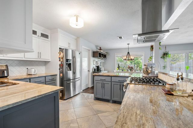 5230 Saxon Drive, Houston, TX 77092