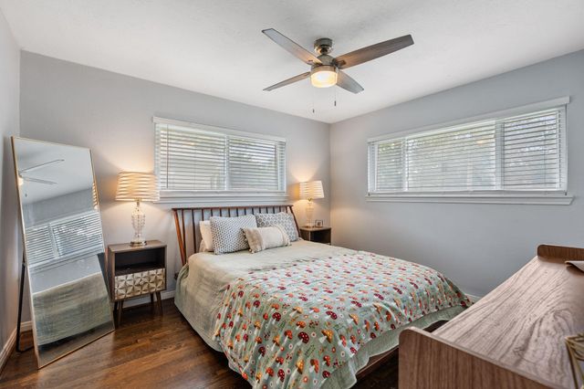 5230 Saxon Drive, Houston, TX 77092