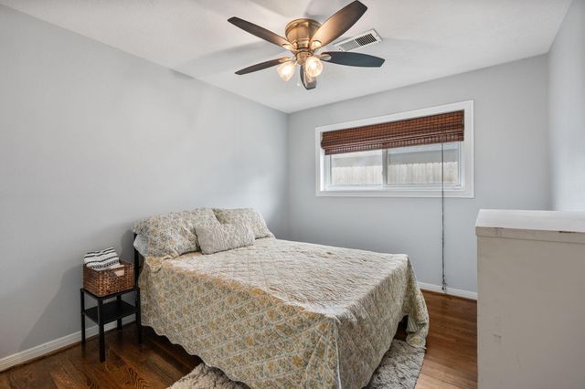 5230 Saxon Drive, Houston, TX 77092