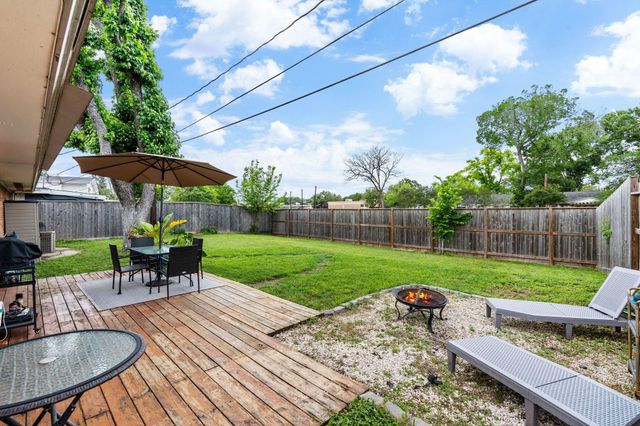 5230 Saxon Drive, Houston, TX 77092