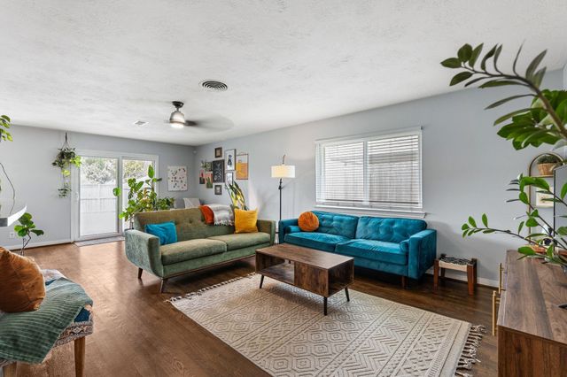 5230 Saxon Drive, Houston, TX 77092