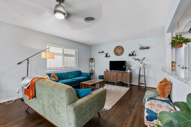 5230 Saxon Drive, Houston, TX 77092