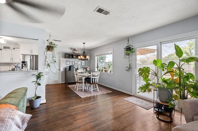 5230 Saxon Drive, Houston, TX 77092