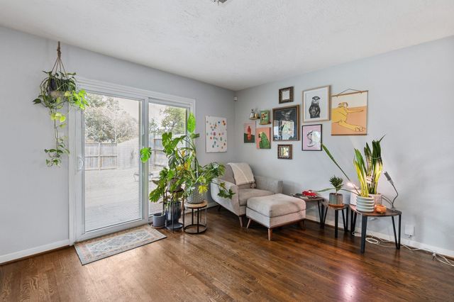 5230 Saxon Drive, Houston, TX 77092