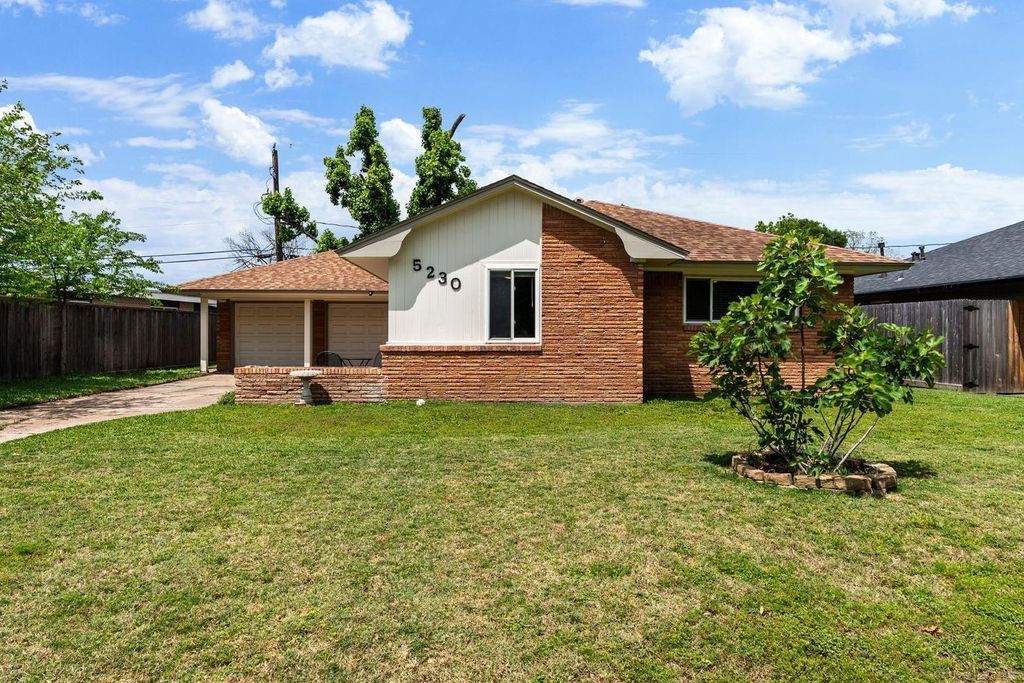 5230 Saxon Drive, Houston, TX 77092