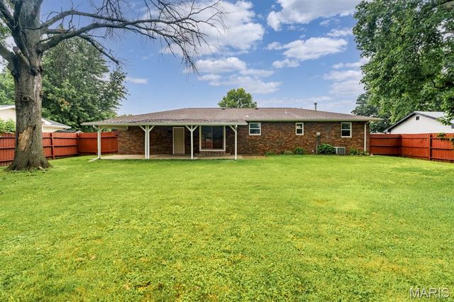2574 Stratford Lane, Granite City, IL 62040
