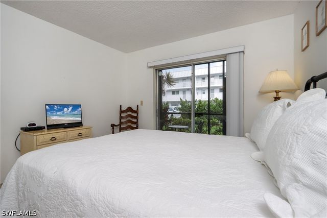 766 Central AVE 119, Naples, FL 34102