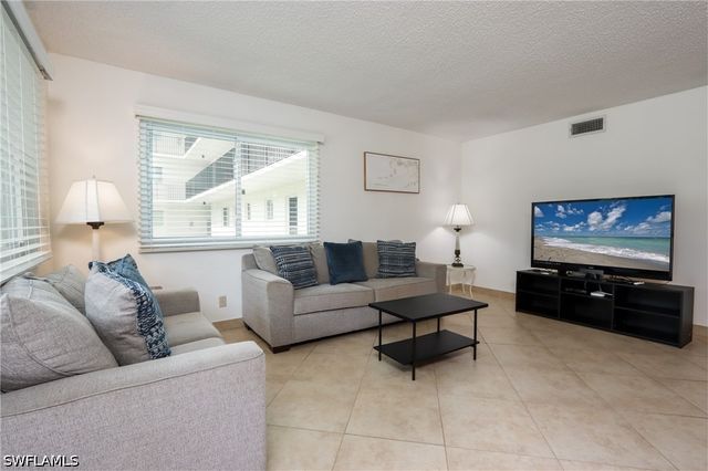 766 Central AVE 119, Naples, FL 34102