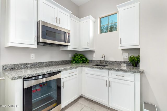 8566 E CAVALRY Drive, Scottsdale, AZ 85266