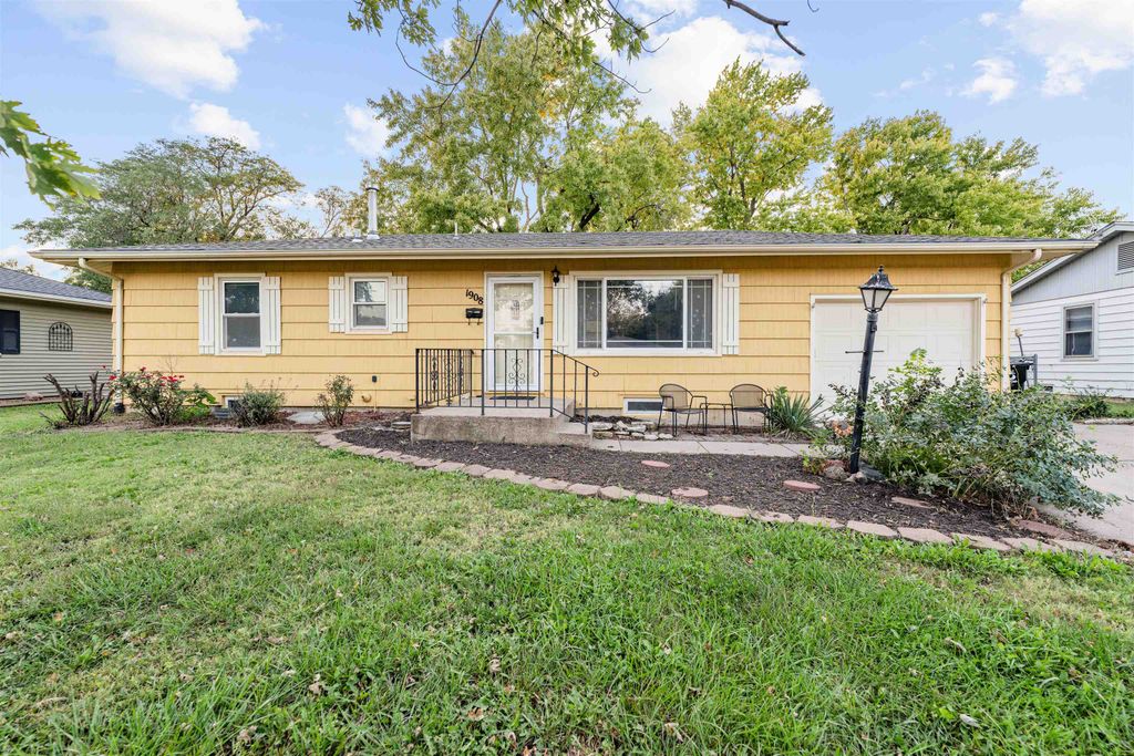 1908 Marc St, Salina, KS 67401