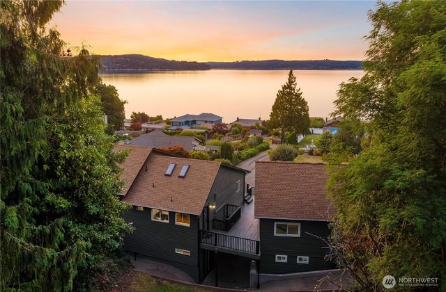 27405 Lofall Court NW, Poulsbo, WA 98370