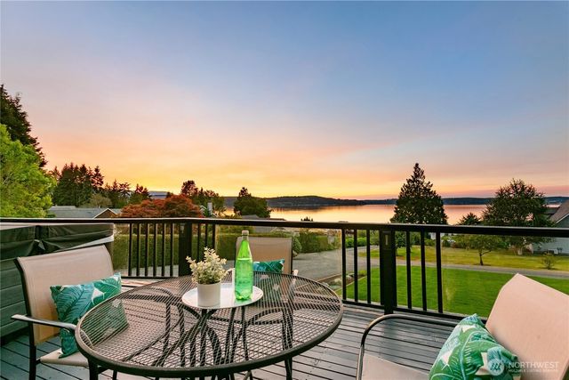 27405 Lofall Court NW, Poulsbo, WA 98370