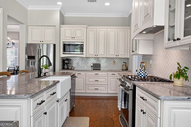 845 Walnut River Trail, Hoschton, GA 30548
