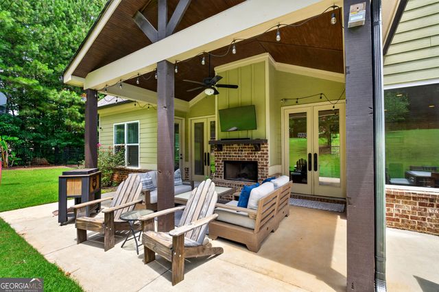 845 Walnut River Trail, Hoschton, GA 30548