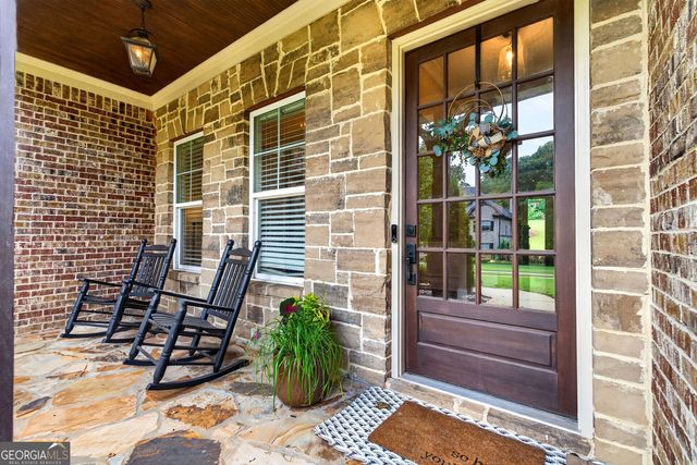 845 Walnut River Trail, Hoschton, GA 30548