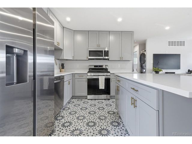 1087 Wolff St, Denver, CO 80204