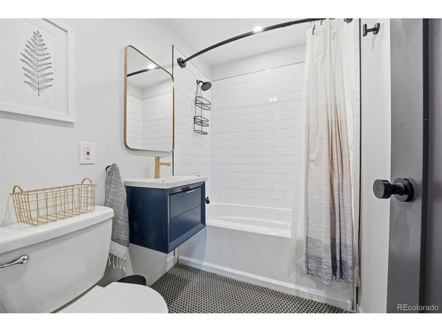 1087 Wolff St, Denver, CO 80204