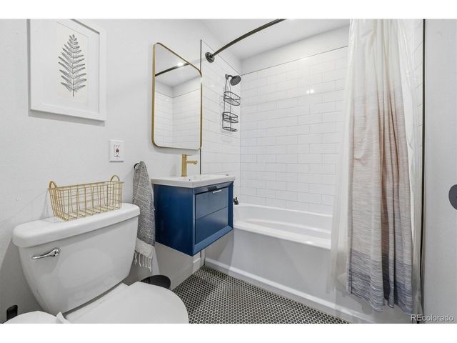 1087 Wolff St, Denver, CO 80204