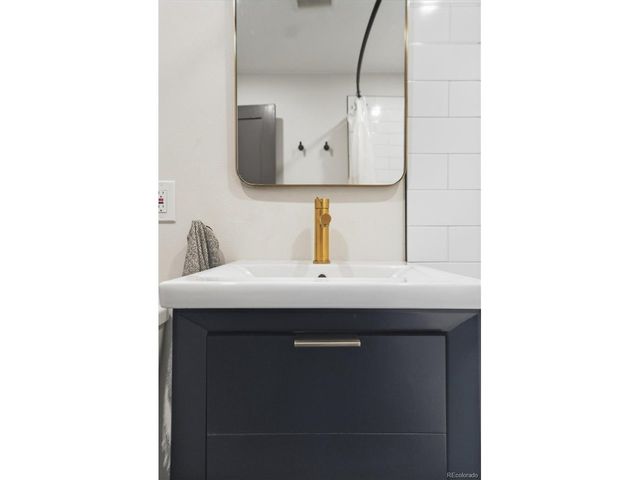 1087 Wolff St, Denver, CO 80204