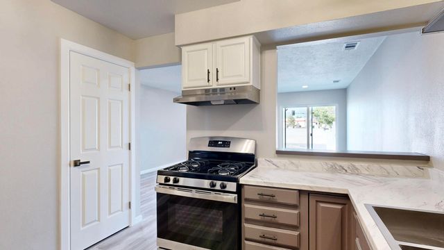 548 Star Villa Circle SE, Rio Rancho, NM 87124