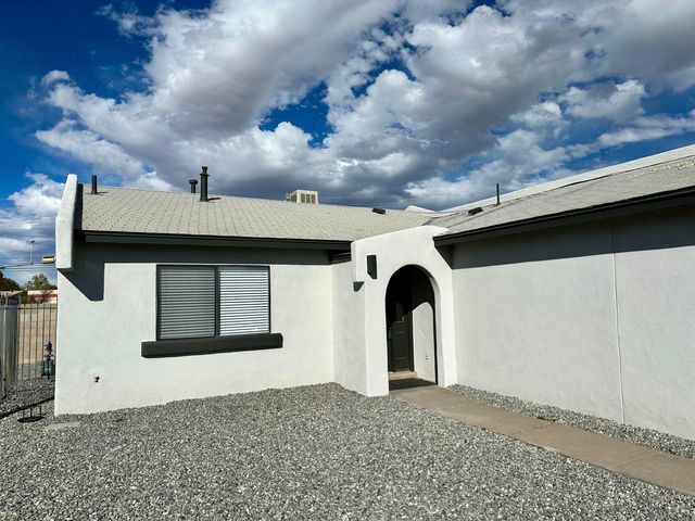548 Star Villa Circle SE, Rio Rancho, NM 87124