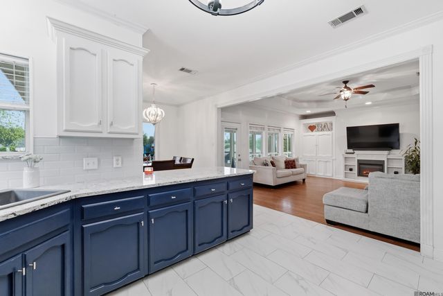 12132 River Highlands, St Amant, LA 70774