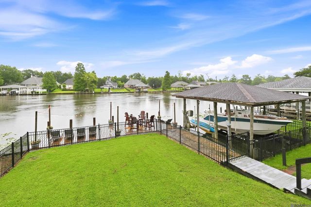 12132 River Highlands, St Amant, LA 70774