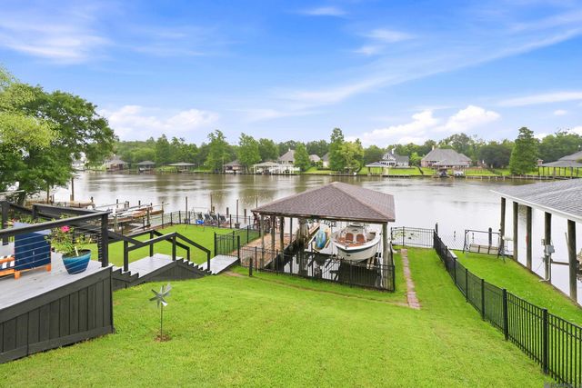 12132 River Highlands, St Amant, LA 70774