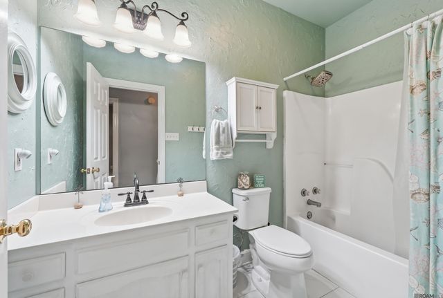 12132 River Highlands, St Amant, LA 70774