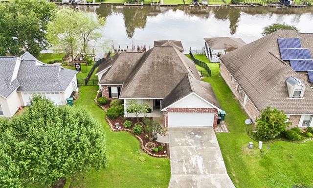 12132 River Highlands, St Amant, LA 70774