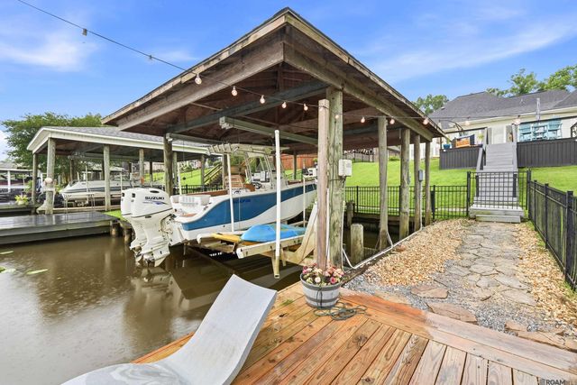 12132 River Highlands, St Amant, LA 70774