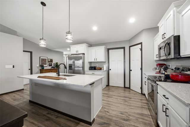 1410 Legend Drive, Tiffin, IA 52340
