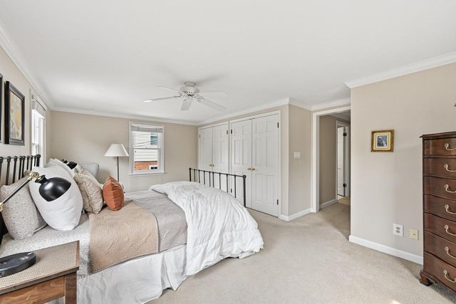 6209 N Berkeley BOULEVARD, Whitefish Bay, WI 53217