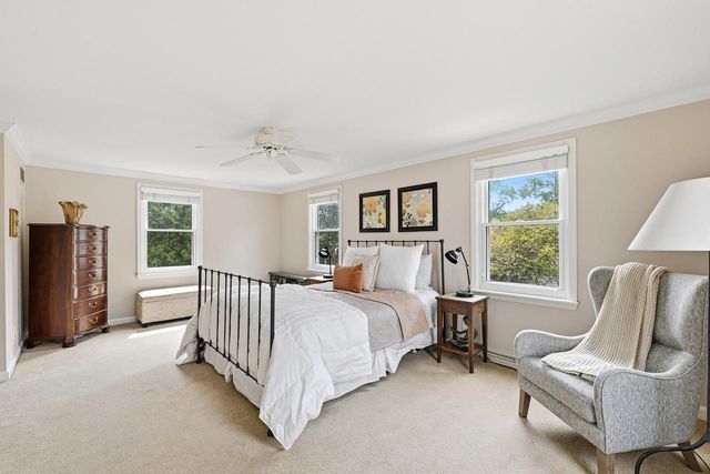 6209 N Berkeley BOULEVARD, Whitefish Bay, WI 53217