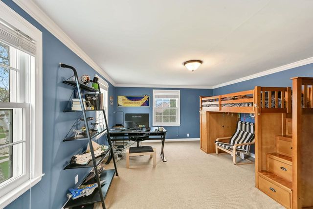 6209 N Berkeley BOULEVARD, Whitefish Bay, WI 53217