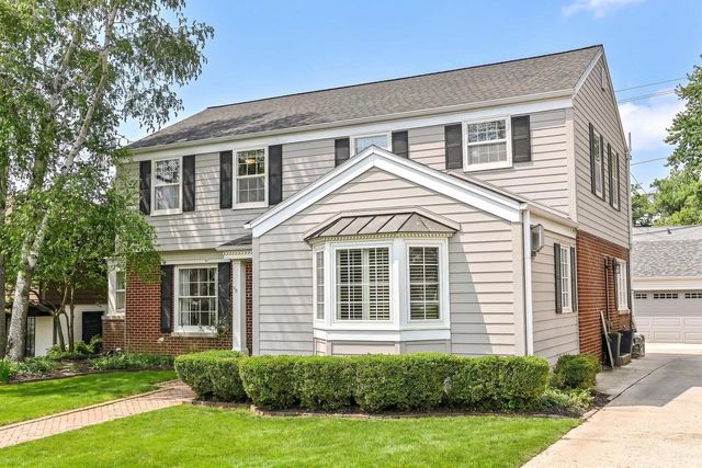 6209 N Berkeley BOULEVARD, Whitefish Bay, WI 53217