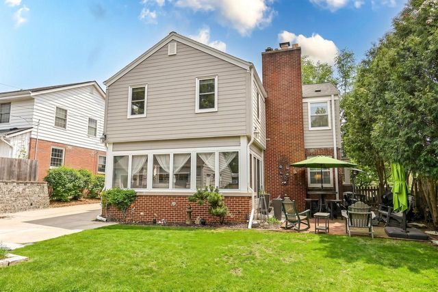 6209 N Berkeley BOULEVARD, Whitefish Bay, WI 53217