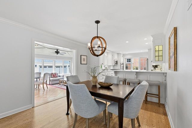 6209 N Berkeley BOULEVARD, Whitefish Bay, WI 53217