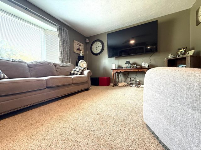 104 Sparks Ln., Oolitic, IN 47451