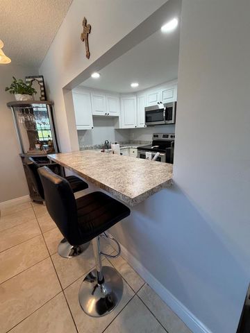 4174 Inverrary Drive 309, Lauderhill, FL 33319
