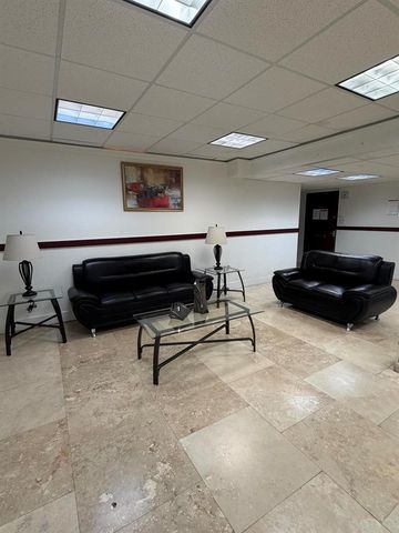 4174 Inverrary Drive 309, Lauderhill, FL 33319