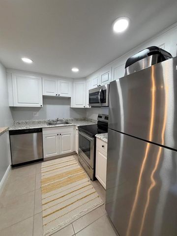 4174 Inverrary Drive 309, Lauderhill, FL 33319